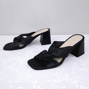 EVERLANE The Day Heel Twist Black Leather Pumps